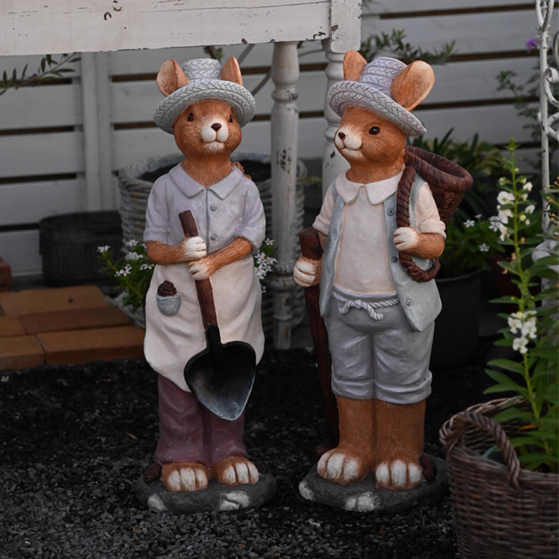 Cartoon Squirrel Holding Shove - Gardening Tools Spade ulasan dan harga